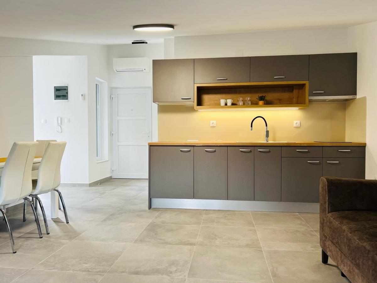 Apartmani Avis Selce Kültér fotó